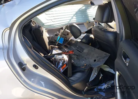 2010 Lexus Is 350 z USA, uszkodzony, nr VIN JTHBE5C27A5023606